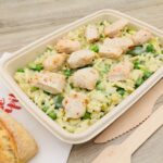 Plat risoni au mascarpone et petits légumes, pépites de poulet rôti