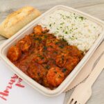 Plat rougail de saucisses et riz blanc
