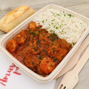 Plat rougail de saucisses et riz blanc